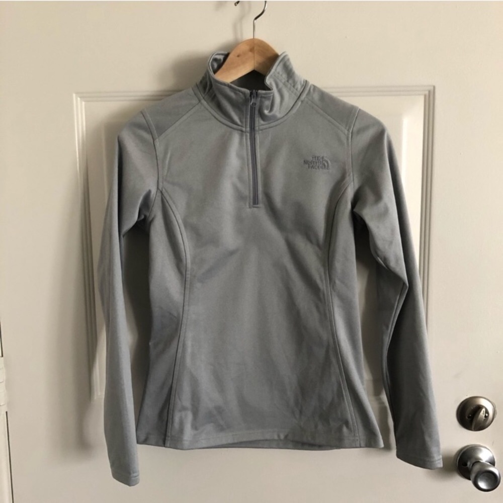 North Face 1/4 Zip Light Gray